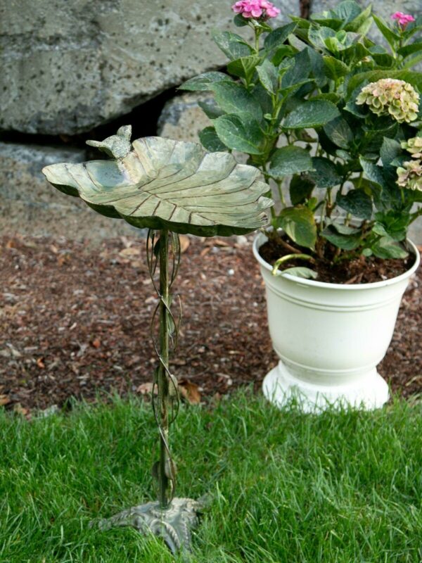 Iron Leaf Design Verdigris Birdbath - Image 5